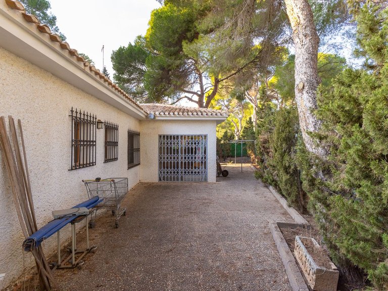 Villa for Sale in Campoamor, Alicante 35