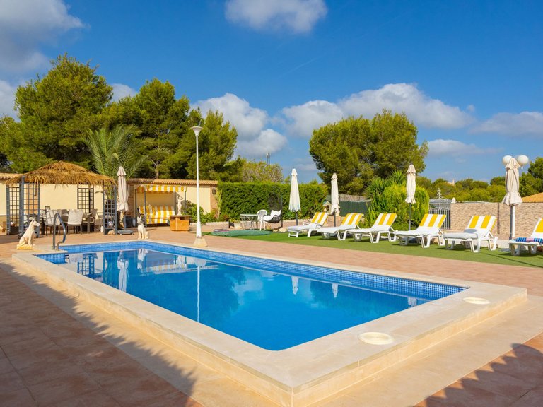 Villa for Sale in Villamartin, Alicante 4