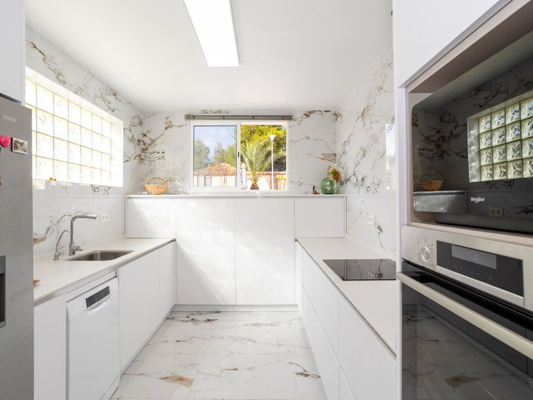 Villa for Sale in Villamartin, Alicante 13