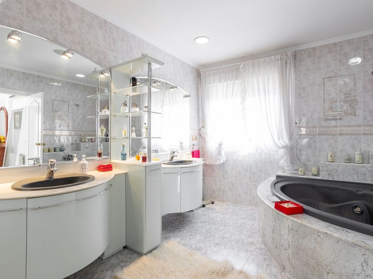 Villa for Sale in Villamartin, Alicante 19