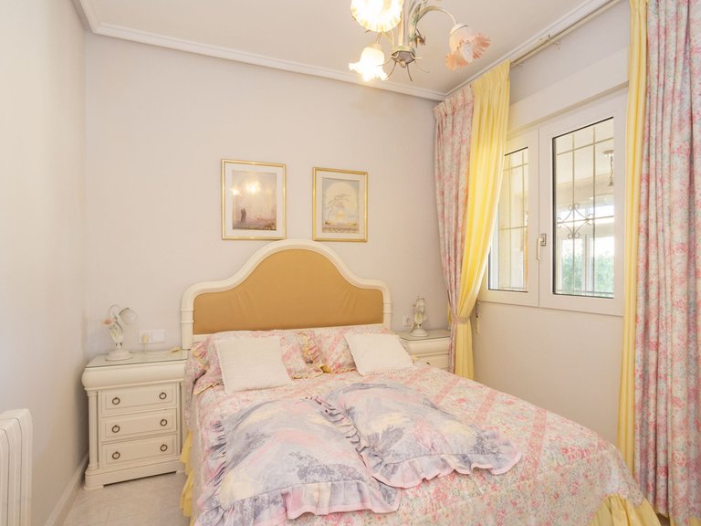 Villa for Sale in Villamartin, Alicante 30