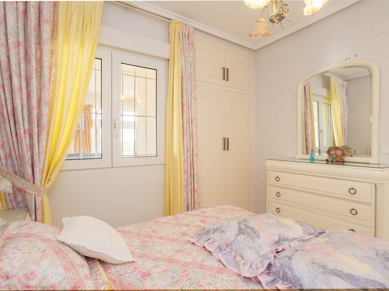 Villa for Sale in Villamartin, Alicante 31
