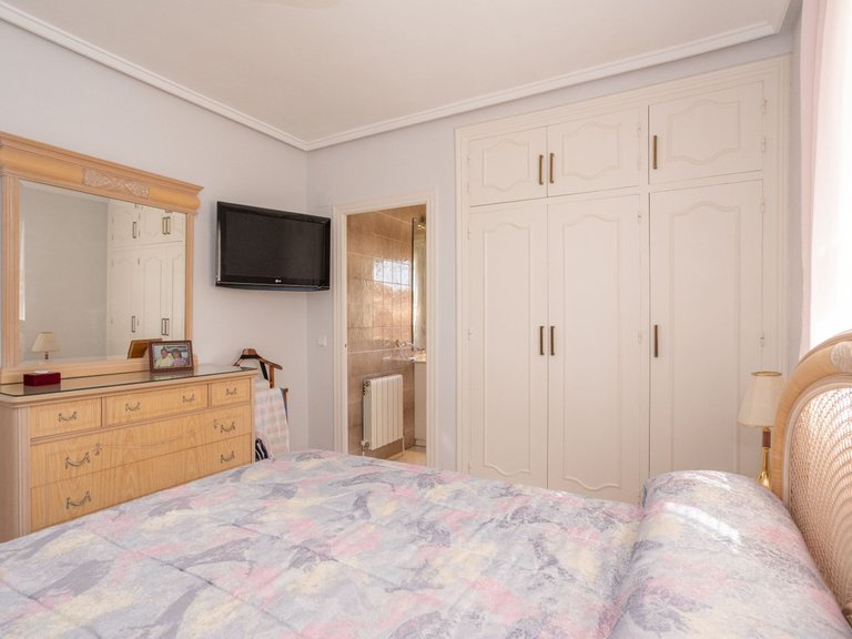 Villa for Sale in Villamartin, Alicante 34