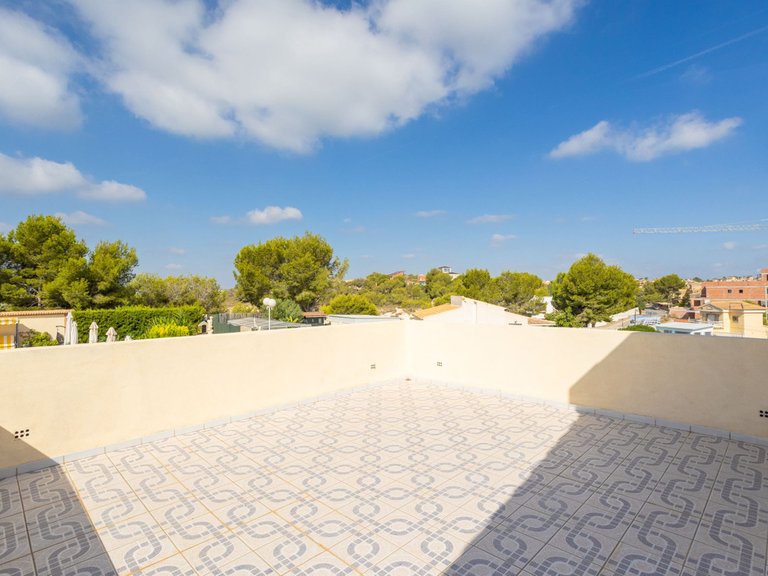 Villa for Sale in Villamartin, Alicante 40