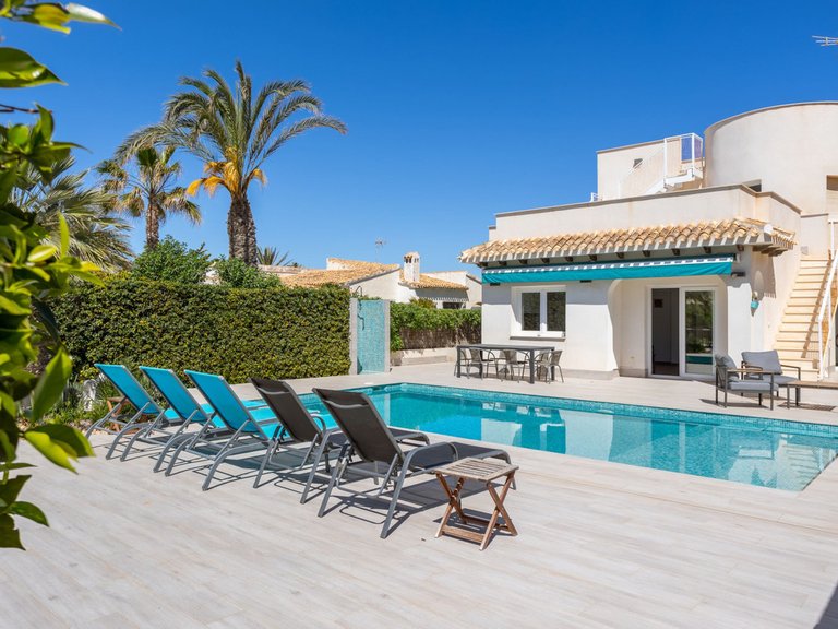 Villa for Sale in Playa Flamenca, Alicante 1