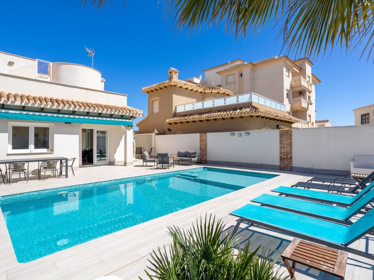 Villa for Sale in Playa Flamenca, Alicante 4