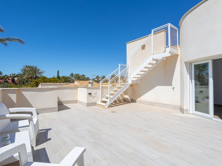 Villa for Sale in Playa Flamenca, Alicante 28