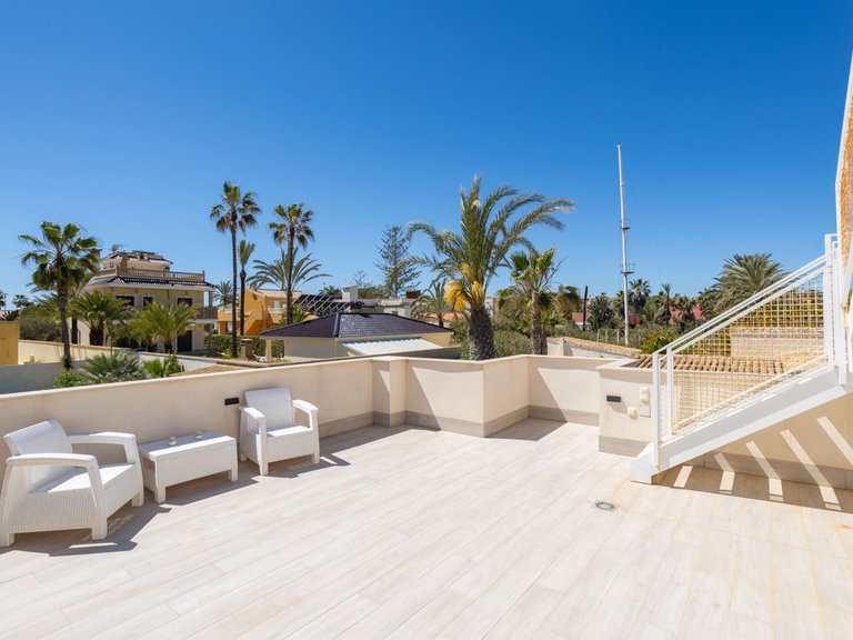 Villa for Sale in Playa Flamenca, Alicante 30