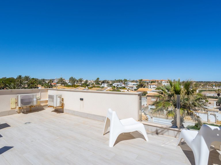 Villa for Sale in Playa Flamenca, Alicante 35