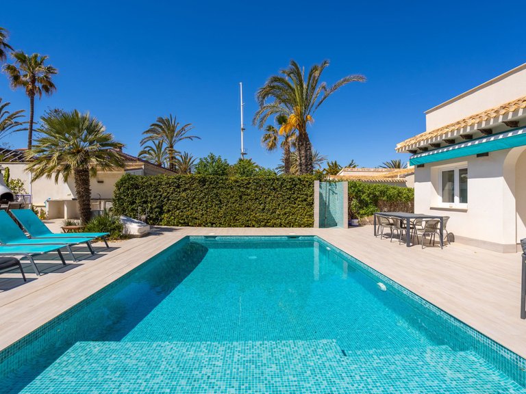 Villa for Sale in Playa Flamenca, Alicante 39