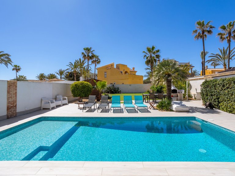 Villa for Sale in Playa Flamenca, Alicante 41