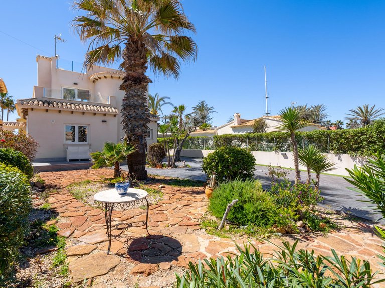 Villa for Sale in Playa Flamenca, Alicante 44
