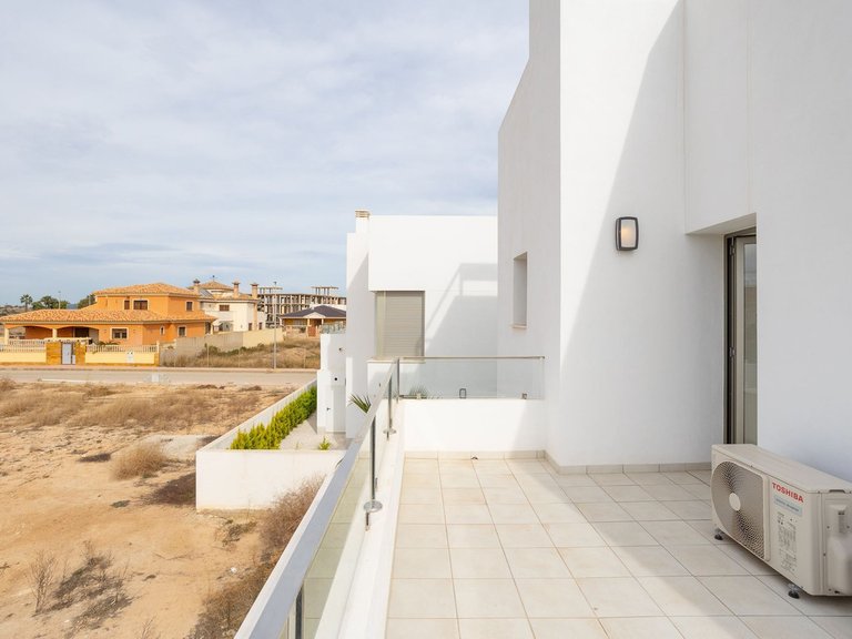 Villa for Sale in Los Alcazares, Murcia 30
