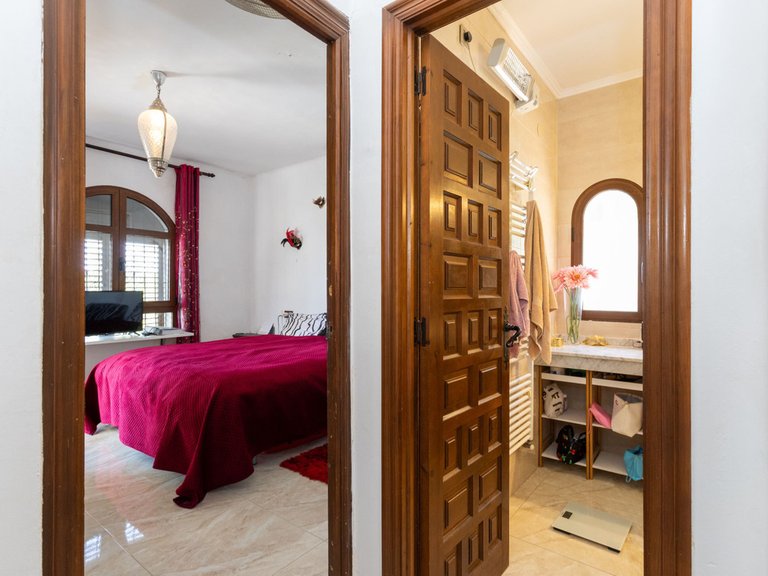 Villa for Sale in Villamartin, Alicante 10