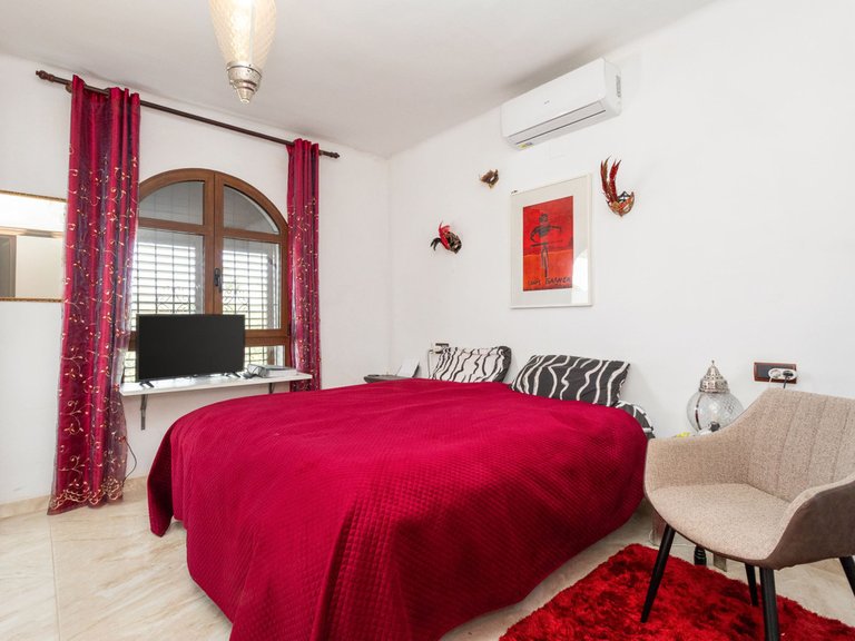 Villa for Sale in Villamartin, Alicante 13