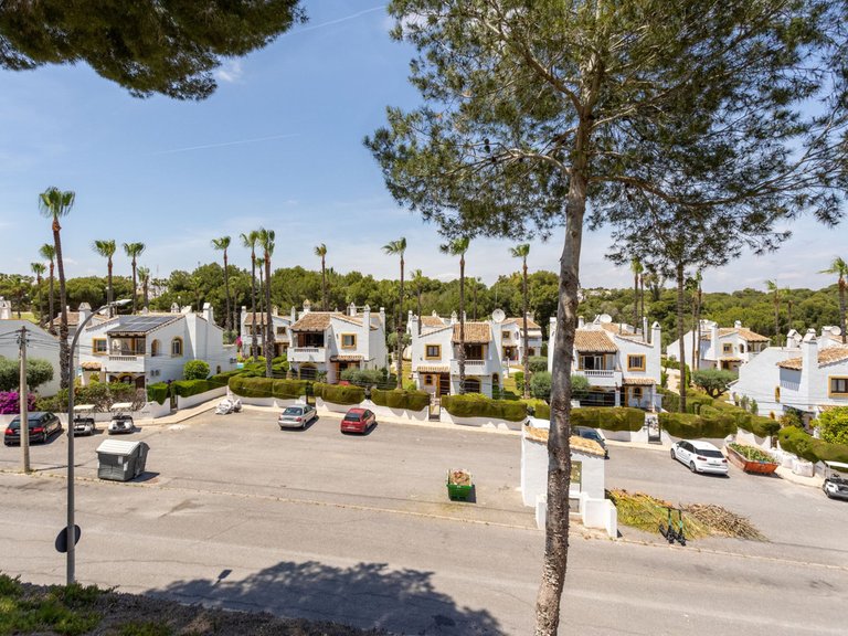 Villa for Sale in Villamartin, Alicante 16