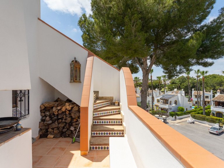 Villa for Sale in Villamartin, Alicante 32