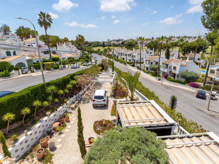 Villa for Sale in Villamartin, Alicante 36