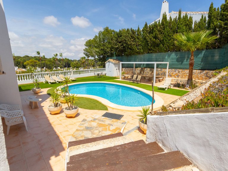 Villa for Sale in Villamartin, Alicante 41