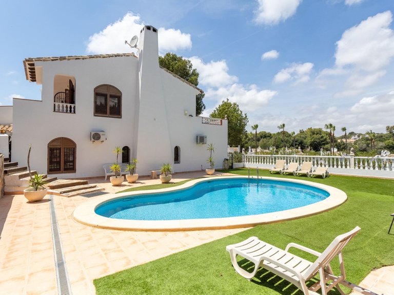 Villa for Sale in Villamartin, Alicante 43