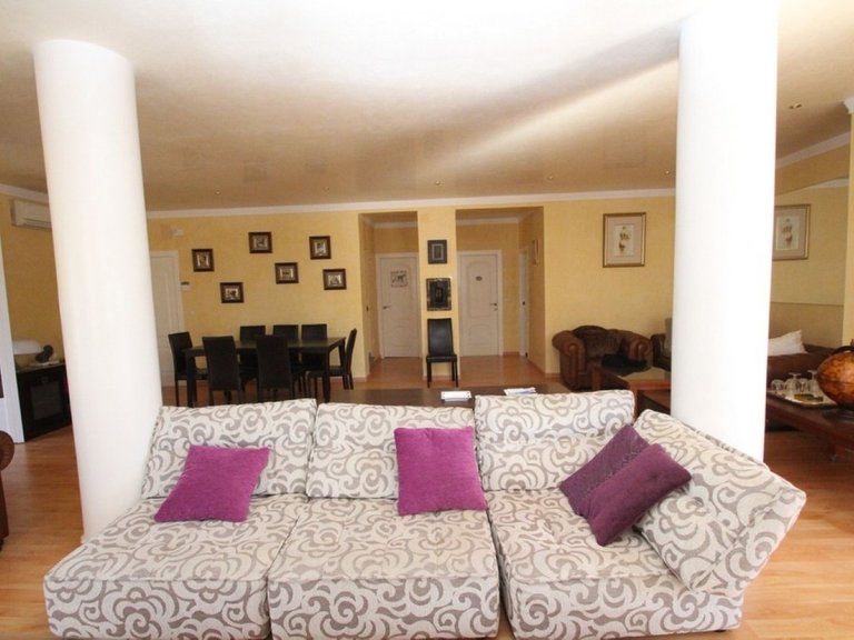 Villa for Sale in Cabo Roig, Alicante 11
