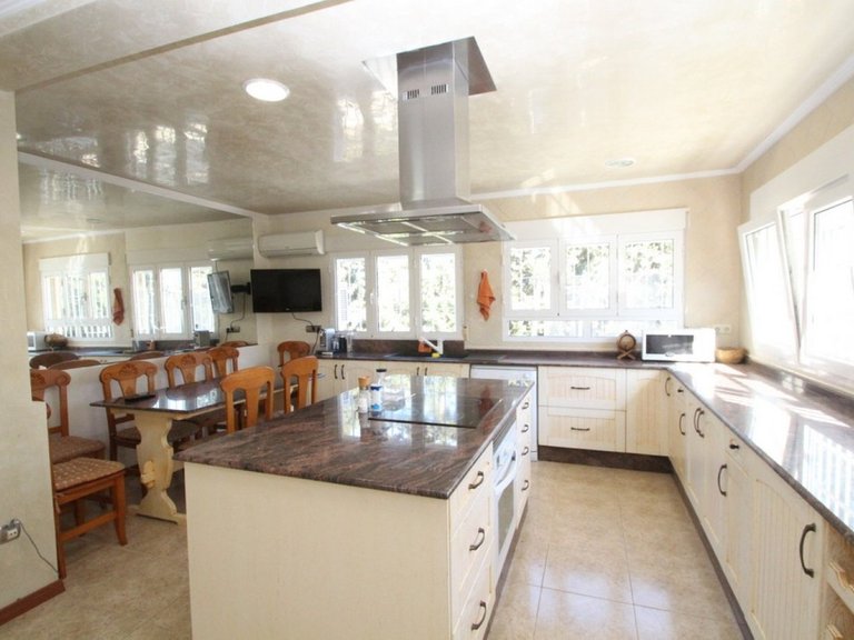 Villa for Sale in Cabo Roig, Alicante 13