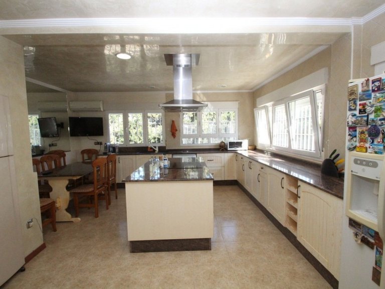 Villa for Sale in Cabo Roig, Alicante 14