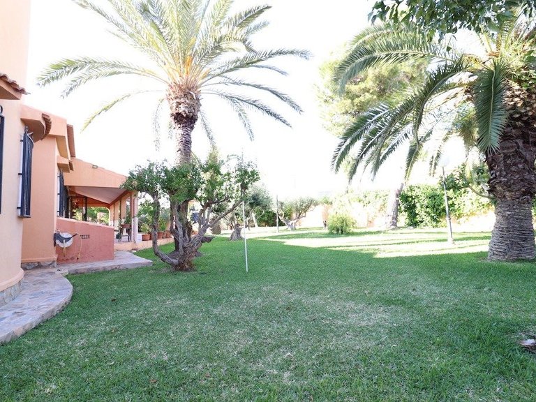Villa for Sale in Torrevieja, Alicante 31