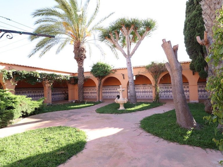 Villa for Sale in Torrevieja, Alicante 42