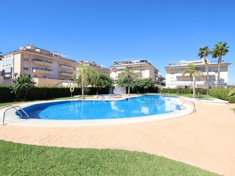 Apartment for Sale in Mil Palmeras, Alicante 1