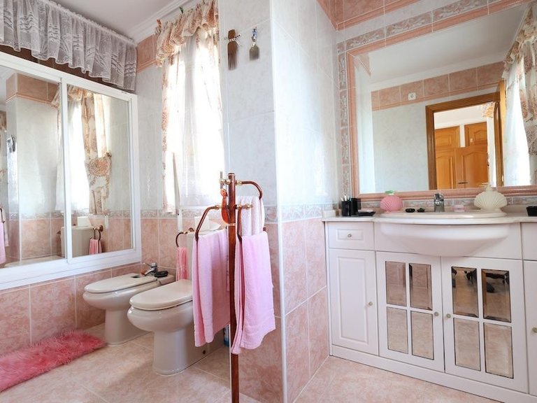 Villa for Sale in Villamartin, Alicante 15