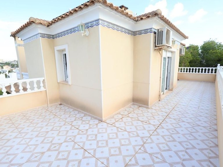 Villa for Sale in Villamartin, Alicante 24
