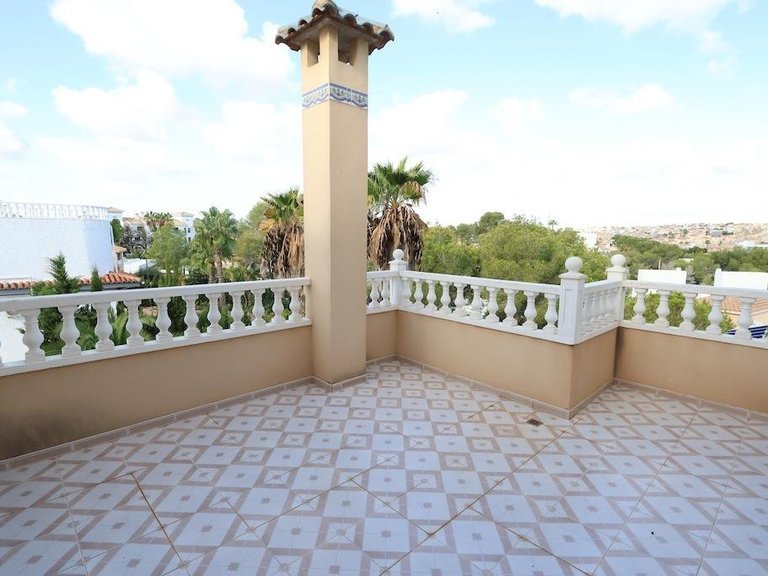 Villa for Sale in Villamartin, Alicante 26