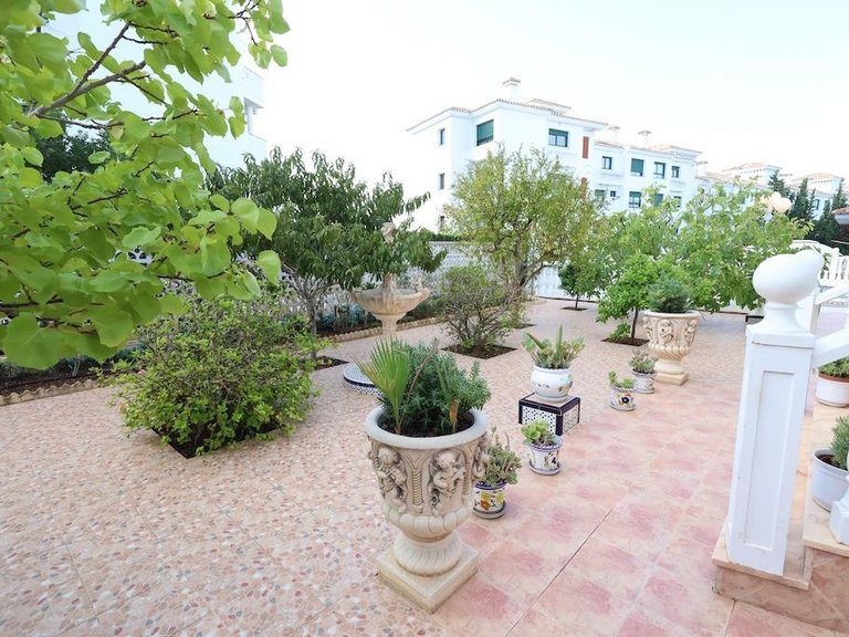 Villa for Sale in Villamartin, Alicante 30