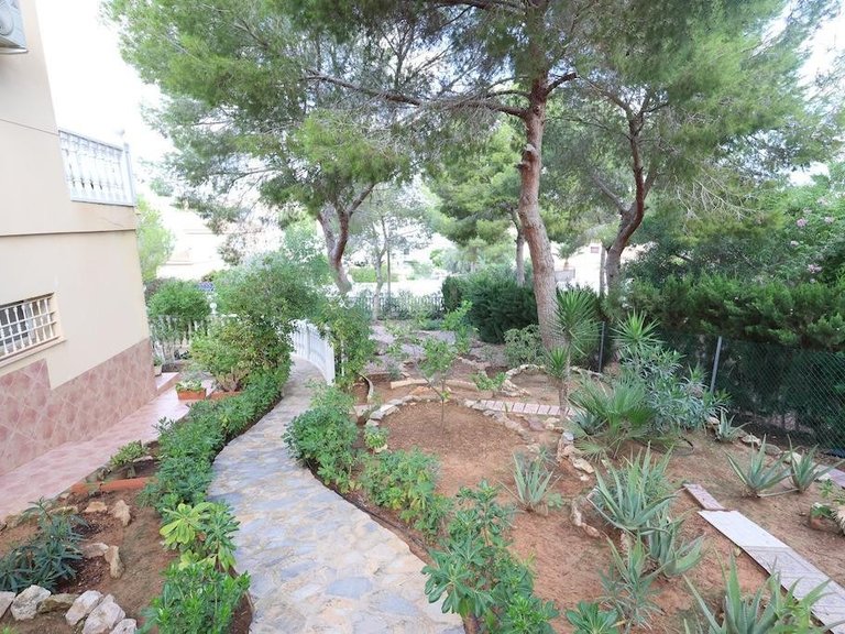 Villa for Sale in Villamartin, Alicante 36