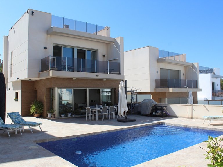 Villa for Sale in San Miguel De Salinas, Alicante 1