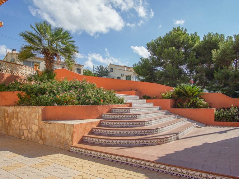 Villa for Sale in Pinoso, Alicante 2