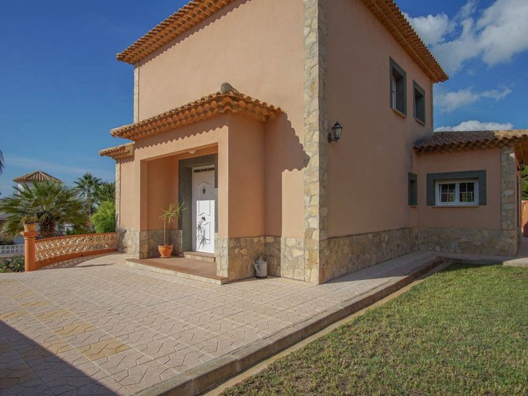 Villa for Sale in Pinoso, Alicante 6