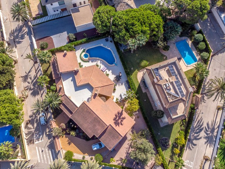 Villa for Sale in Cabo Roig, Alicante 5