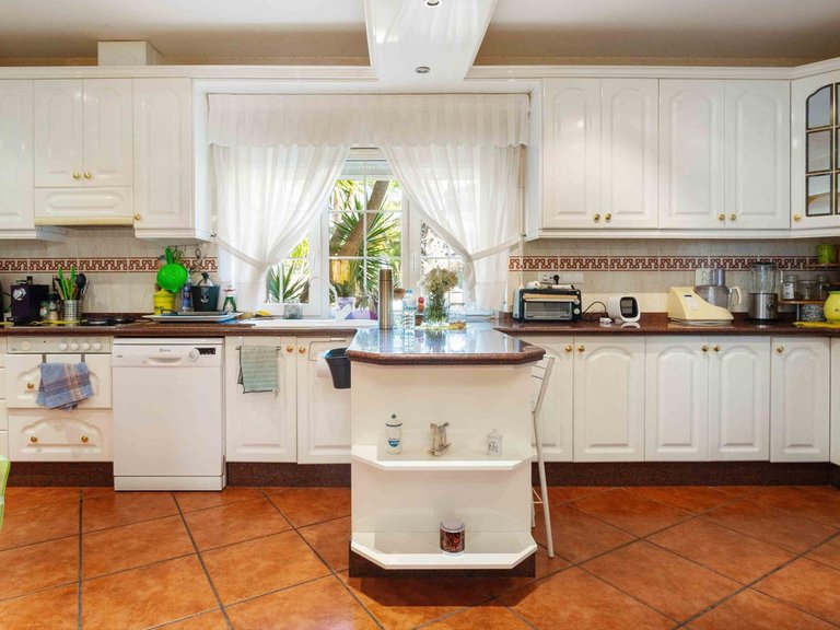 Villa for Sale in Cabo Roig, Alicante 12