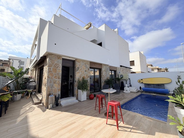 Villa for Sale in Cabo Roig, Alicante 27