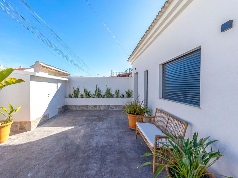 Villa for Sale in Torrevieja, Alicante 3