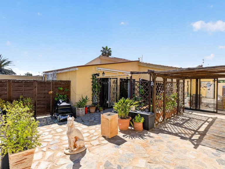 Villa for Sale in Torrevieja, Alicante 1
