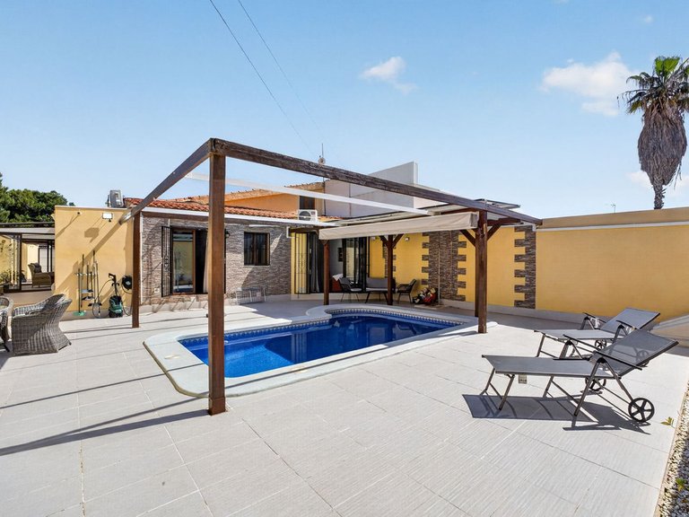 Villa for Sale in Torrevieja, Alicante 8