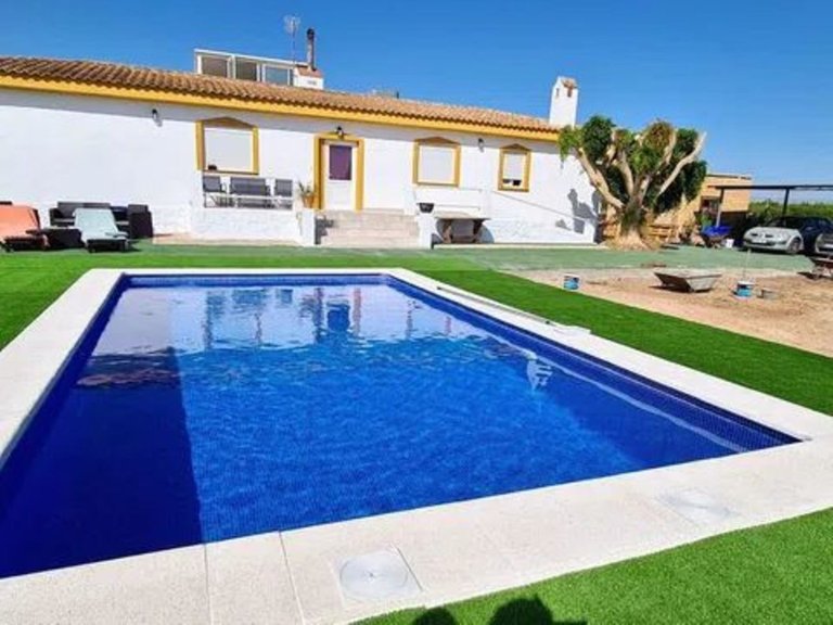 Villa for Sale in San Miguel De Salinas, Alicante 1