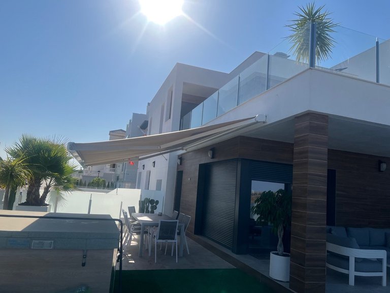 Villa for Sale in Los Montesinos, Alicante 26