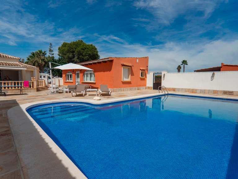 Villa for Sale in Almoradi, Alicante 2