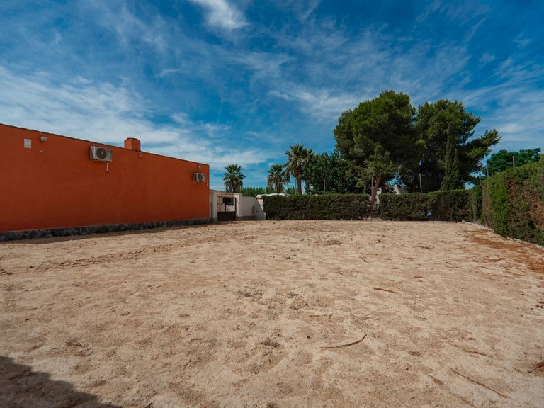 Villa for Sale in Almoradi, Alicante 45