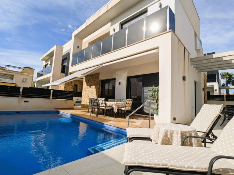 Villa for Sale in Los Dolses, Alicante 1