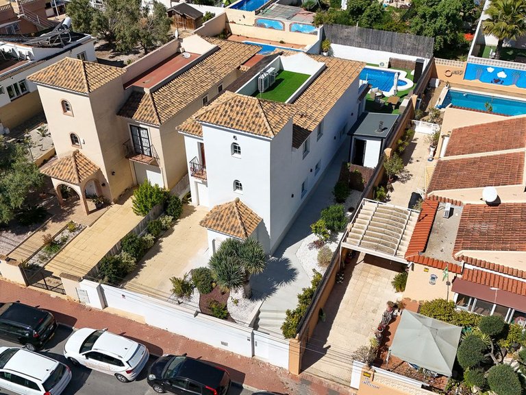 Villa for Sale in Los Balcones, Alicante 2